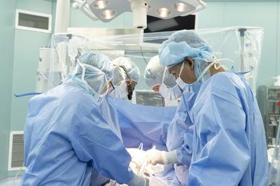 Khối lồi sau tai đập theo nhịp tim, bác sĩ cảnh báo dấu hiệu bệnh nguy hiểm