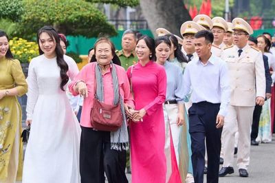 Nghệ sĩ piano Nguyễn Thị Mỹ Dung và hành trình viết tiếp ước mơ bằng âm nhạc