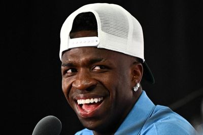 Vinicius có được nhảy khi ăn mừng bàn thắng?
