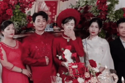 Cô dâu khóc nức nở khi bố mẹ cùng dự đám cưới sau 11 năm ly hôn