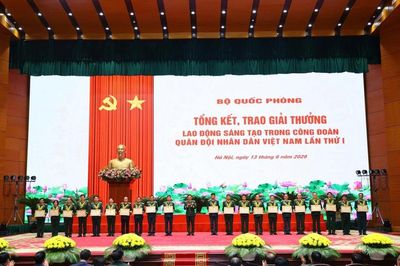 Đại tướng Phan Văn Giang dự Lễ trao Giải thưởng Lao động sáng tạo trong Công đoàn Quân đội lần thứ I
