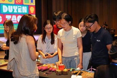 'Chợ phiên' vào trung tâm thương mại
