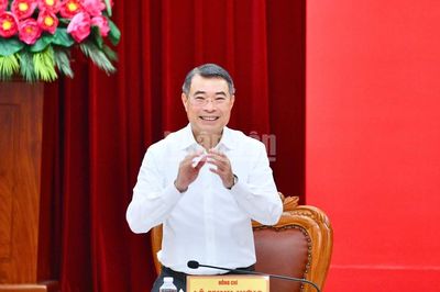 Thủ tướng Lê Minh Hưng làm việc với Ban Thường vụ Thành ủy Đồng Nai