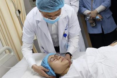 Chính sách mới với phụ nữ sinh đủ 2 con trước 35 tuổi