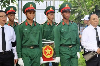 Phó Thủ tướng Hồ Quốc Dũng dự lễ truy điệu, an táng hài cốt liệt sĩ tại Gia Lai