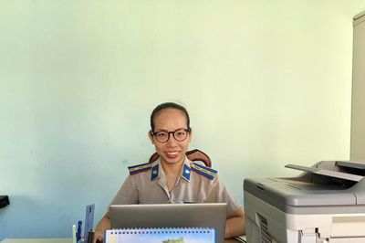 Chấp hành viên Phạm Thị Hương – 'Nhánh hoa rừng' bản lĩnh giữa đại ngàn