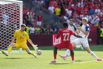 Chủ nhà Canada thoát hiểm trận ra quân, giành điểm số đầu tiên trong lịch sử World Cup