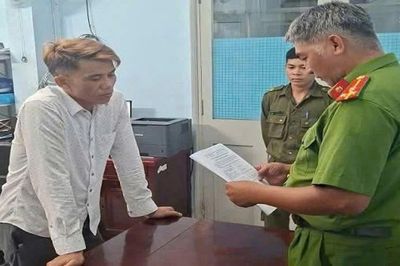 Khởi tố đối tượng cầm dao khống chế, hành hung nữ thẩm phán tại Đồng Tháp