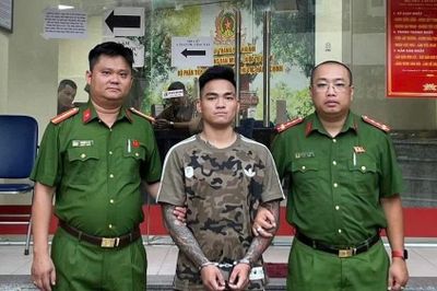 Hà Nội: Bắt giữ đối tượng dùng điếu cày đánh người trên phố
