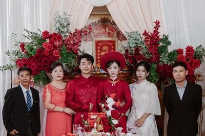 Bố mẹ dự đám cưới con gái sau 11 năm ly hôn, cô dâu Đồng Nai xúc động bật khóc