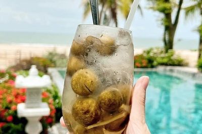 Không chỉ làm nước giải nhiệt, quả sấu còn có nhiều công dụng với sức khỏe