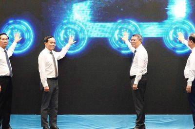 Phát động phong trào thi đua 'Quyết tâm thực hiện thắng lợi mục tiêu tăng trưởng bền vững 2 con số giai đoạn 2026-2030'