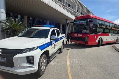 Cảnh sát giao thông hỗ trợ sản phụ chuyển dạ đến bệnh viện an toàn