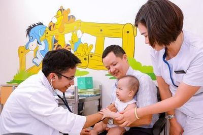 Điều cha mẹ cần biết: Trẻ dưới 6 tuổi cần khám sức khỏe định kỳ ít nhất 1 lần/năm