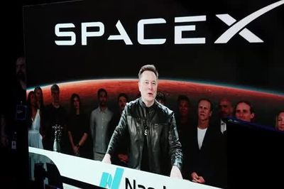 Tài sản Elon Musk vượt 1.000 tỷ USD sau khi SpaceX lập kỷ lục IPO
