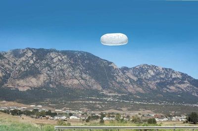 Mỹ giải mật thêm hồ sơ UFO: Xuất hiện vật thể hình 'củ khoai tây', quả cầu đỏ bí ẩn