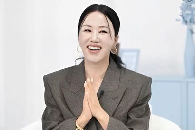Uhm Jung Hwa xúc động bật khóc trong cuộc gặp đặc biệt