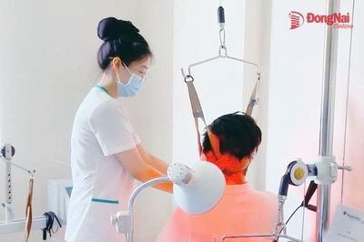 [Video] Khi cổ vai gáy 'lão hóa' ở tuổi 30