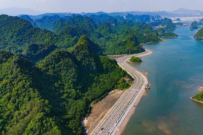 Tuyến đường ven biển Hạ Long - Cẩm Phả: Biểu tượng hạ tầng kết nối di sản Quảng Ninh