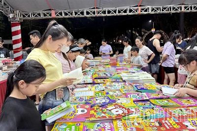 Hội sách chào hè thu hút đông đảo học sinh