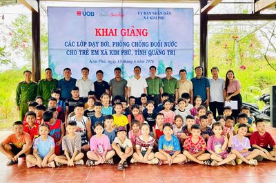 Khai giảng lớp học bơi miễn phí cho 300 học sinh