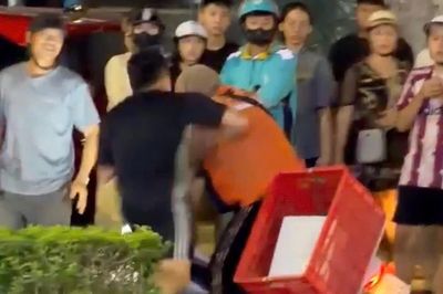 Thanh Hóa: Tạm giữ tài xế taxi hành hung nam shipper giữa đường
