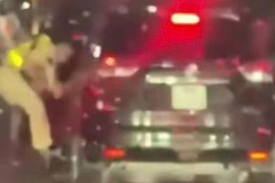 Tài xế vi phạm nồng độ cồn bỏ chạy, kéo lê CSGT trên đường phố Thanh Hóa