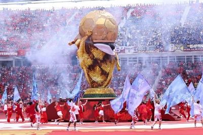 Mô hình World Cup gặp sự cố ngay lễ khai mạc ở Canada