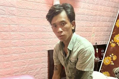 Bắt đối tượng cất giấu hai khẩu súng ngắn trong ô tô để… bắn chim (!?)