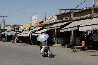 Người dân Pakistan vật lộn với nắng nóng cực đoan