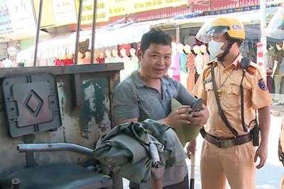 Vi phạm chở hàng cồng kềnh sẽ bị xử lý nghiêm