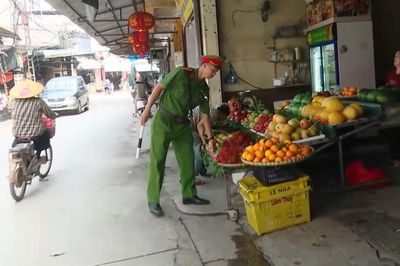 Công an Chương Mỹ xóa bỏ điểm đen chợ tạm