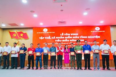 Tôn vinh 19 tập thể, gia đình và 150 cá nhân hiến máu tình nguyện tiêu biểu