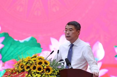 Thủ tướng: 6 trọng tâm thi đua để đạt tăng trưởng 2 con số