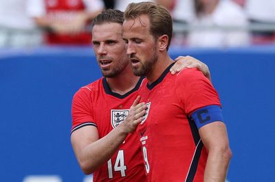 Đội tuyển Anh bị trộm: Harry Kane mất giày, chỉ còn 1 quả bóng