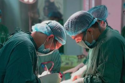 Bảo tồn tử cung cho người mẹ bị biến chứng sản khoa sau 3 lần sinh mổ