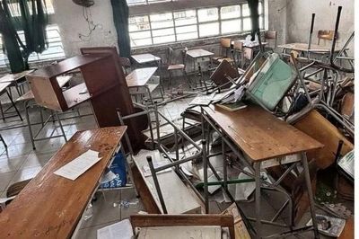 Học sinh lớp 9 ném bàn ghế 'phá tan hoang' lớp học, nhà trường xử lý thế nào?