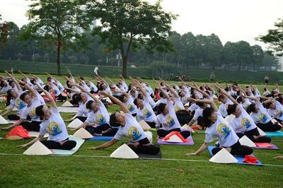 1.500 người đồng diễn Yoga tại công viên Yên Sở, lan tỏa thông điệp sống khỏe, sống tích cực