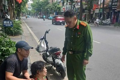 Kịp thời giúp đỡ người dân gặp nạn giữa đường