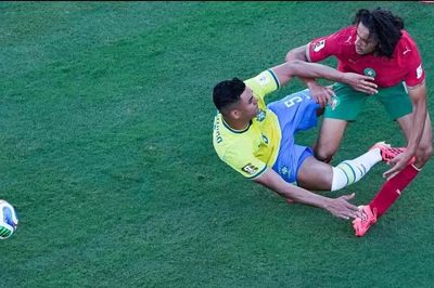 Thần đồng 18 tuổi làm 'tê liệt' cỗ máy Samba
