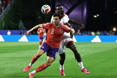 Tuyển Scotland tạm xếp trên Brazil sau lượt trận đầu