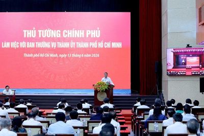 Thủ tướng làm việc với Ban Thường vụ Thành ủy TPHCM
