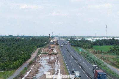 Gỡ 'điểm nghẽn' dự án mở rộng cao tốc nối TPHCM với miền Tây