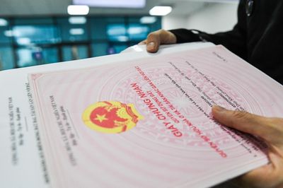Nhận nhà 12 năm chưa có sổ hồng, chủ đầu tư kêu bất khả kháng, khách vẫn thắng kiện