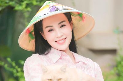 Cận cảnh nhà vườn 25.000m2 có tới 6 giúp việc chăm sóc của Tiến sĩ Khánh Ly