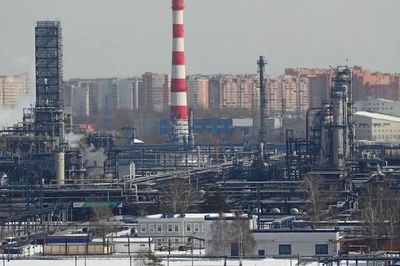 Nhà máy hóa chất, kho dầu Nga cháy lớn sau đòn tấn công của Ukraine