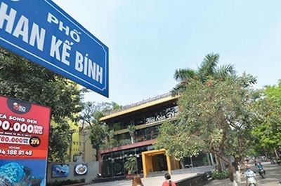 Sắp thu hồi 5ha đất vàng ở phường Giảng Võ; Bộ nói về thủ tục cấp phép nhà riêng lẻ