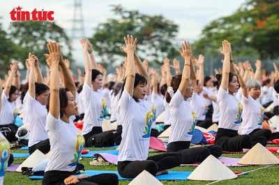 1.500 người tham dự chương trình chào mừng Ngày Quốc tế Yoga 2026 tại Hà Nội