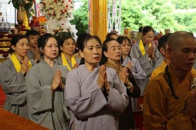 Tp.HCM tưởng niệm anh linh liệt sĩ, đồng bào yêu nước tại Công viên Lê Thị Riêng