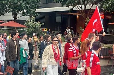 World Cup 2026: Người hâm mộ tiếp lửa cho trận cầu giữa Australia và Thổ Nhĩ Kỳ